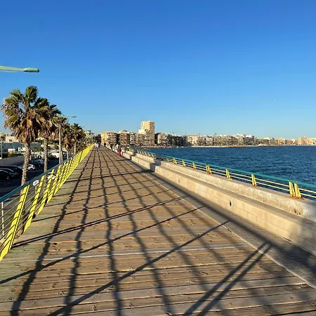 Flat 150m Away From Lejlighed *