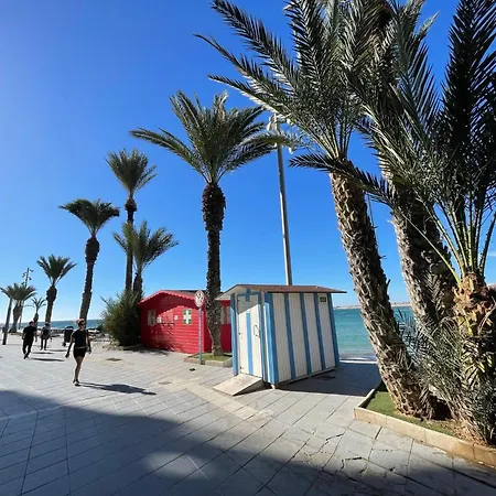 Flat 150m Away From Lejlighed